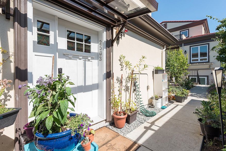 2507 W King Edward Avenue