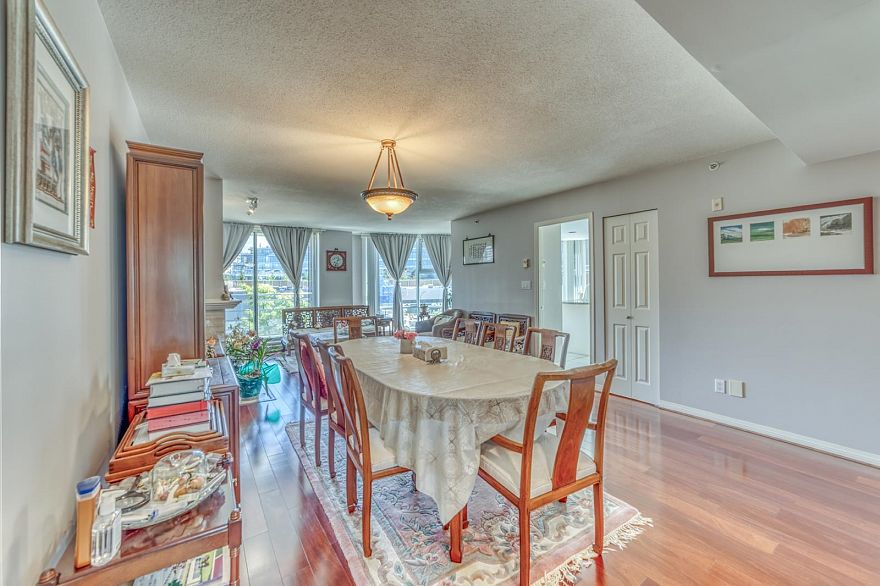 403 688 Fairchild Road