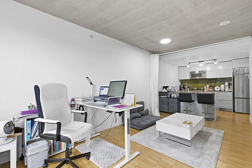 2605 128 W Cordova Street