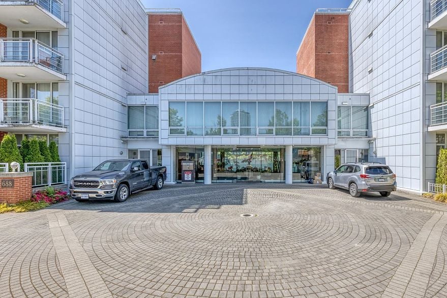 403 688 Fairchild Road