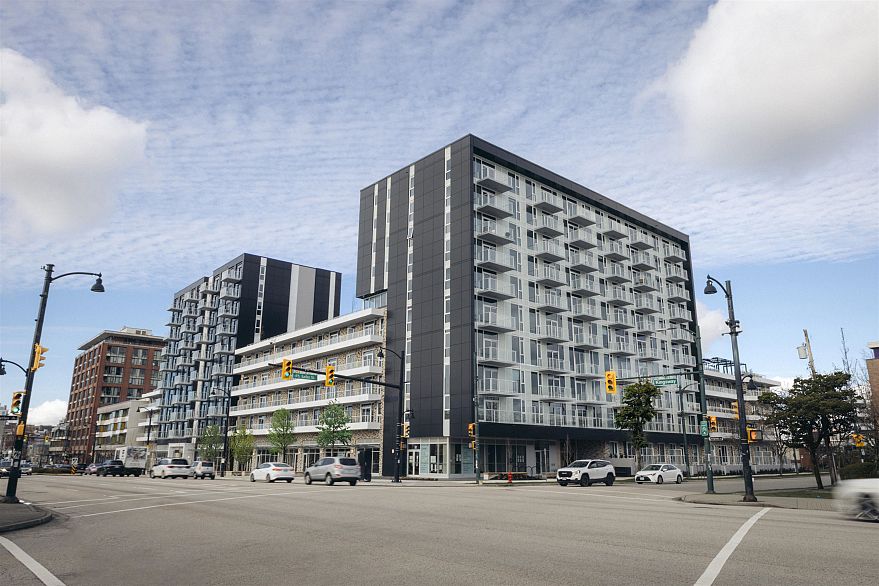 216 2729 Kingsway