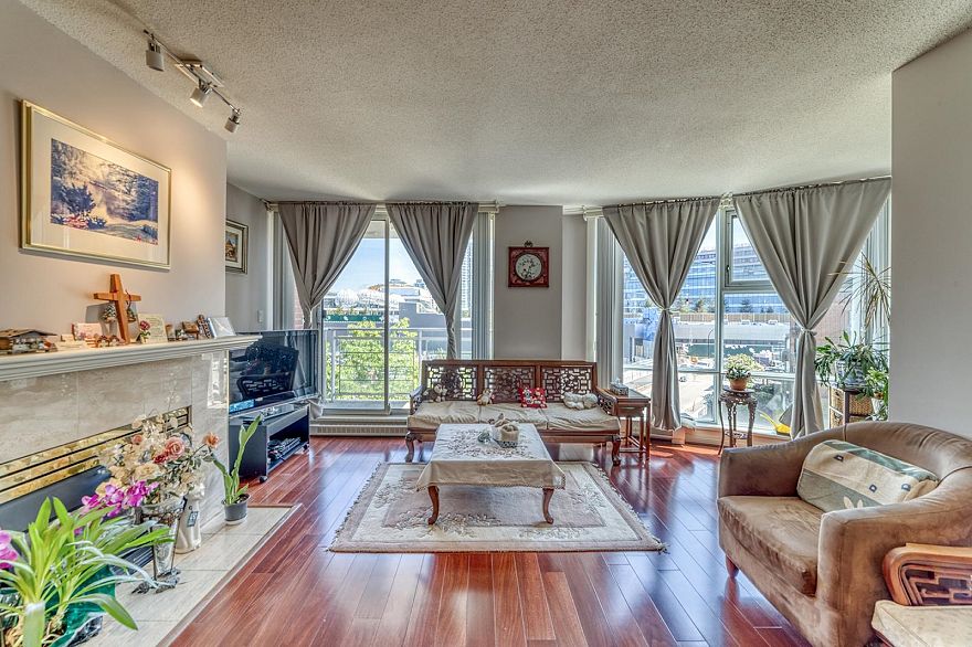 403 688 Fairchild Road