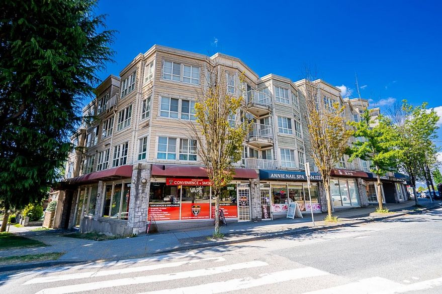 PH6 6991 Victoria Drive