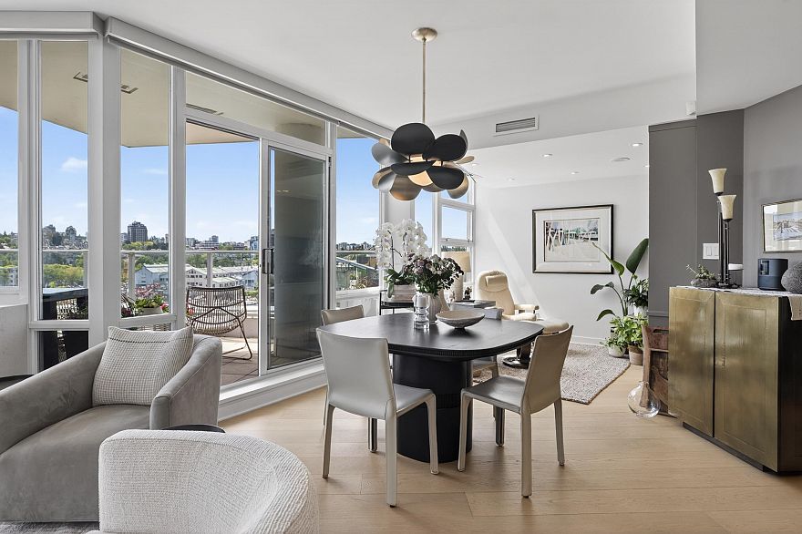 801 633 Kinghorne Mews
