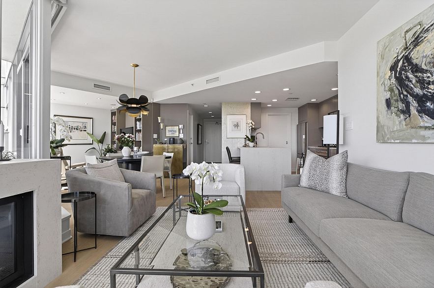 801 633 Kinghorne Mews
