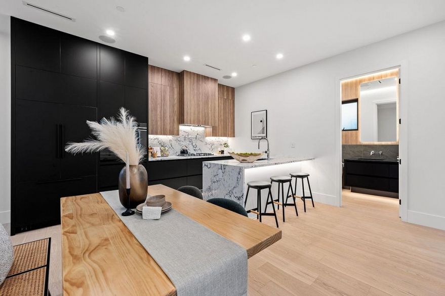 2 5034 Granville Street