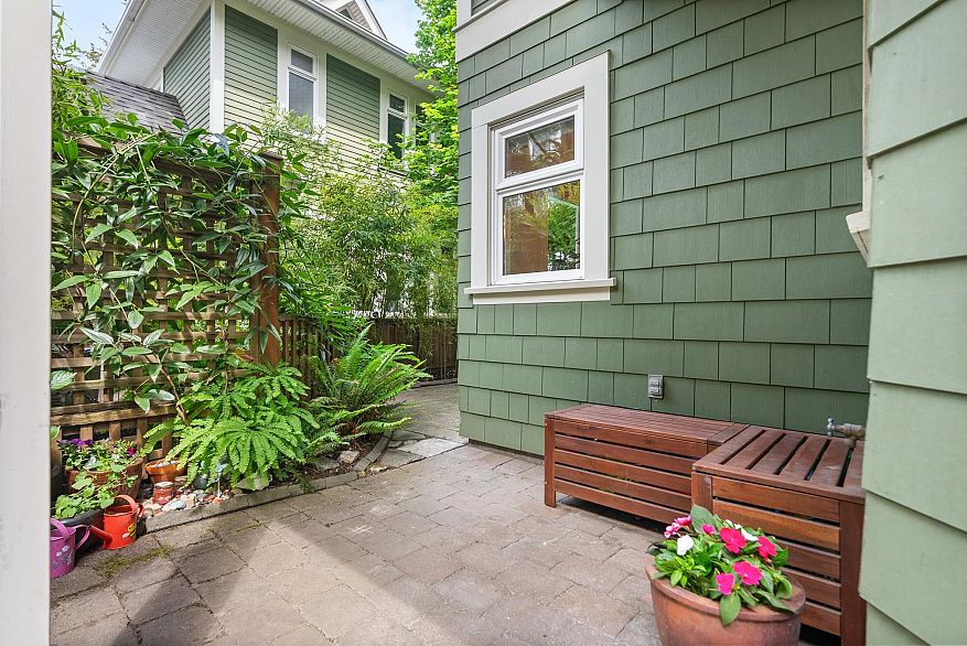357 W 11th Avenue
