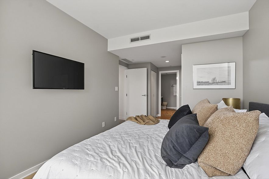 801 633 Kinghorne Mews