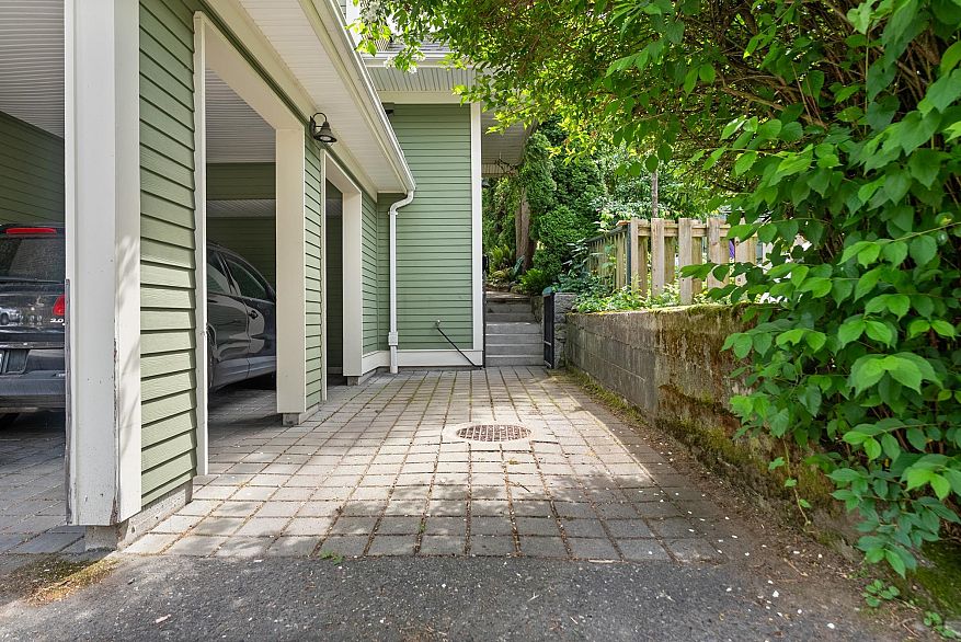 357 W 11th Avenue