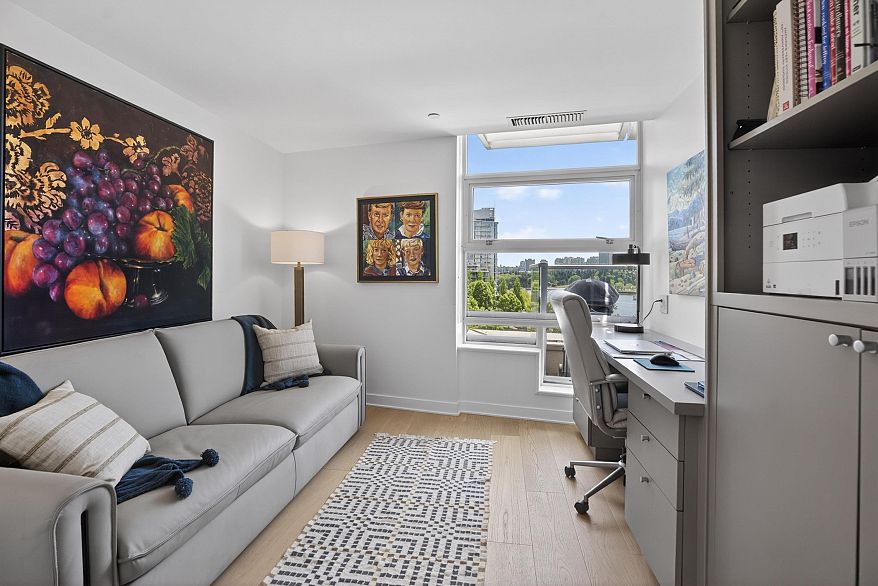 801 633 Kinghorne Mews