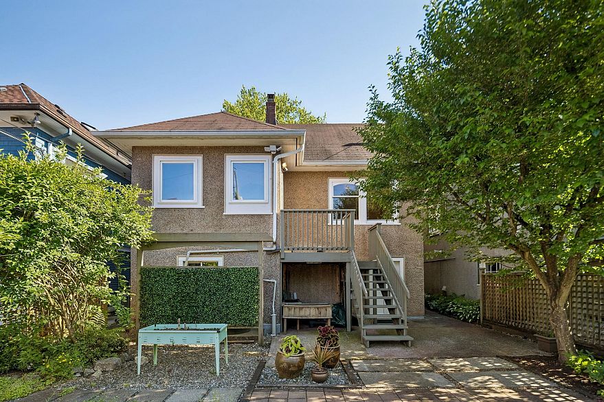2211 Parker Street