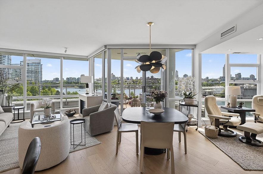 801 633 Kinghorne Mews