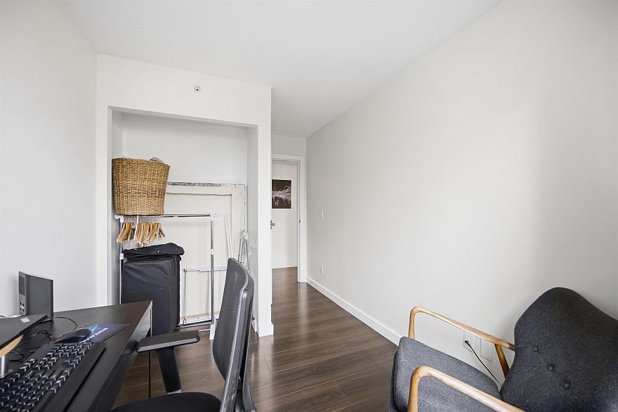 208 1003 Burnaby Street