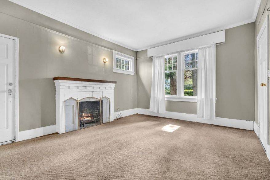 1775 Cedar Crescent