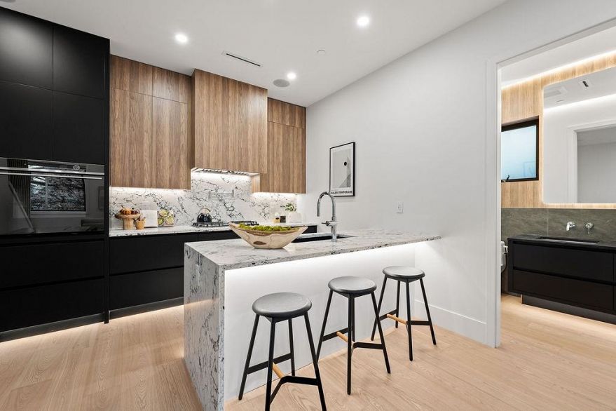 2 5034 Granville Street