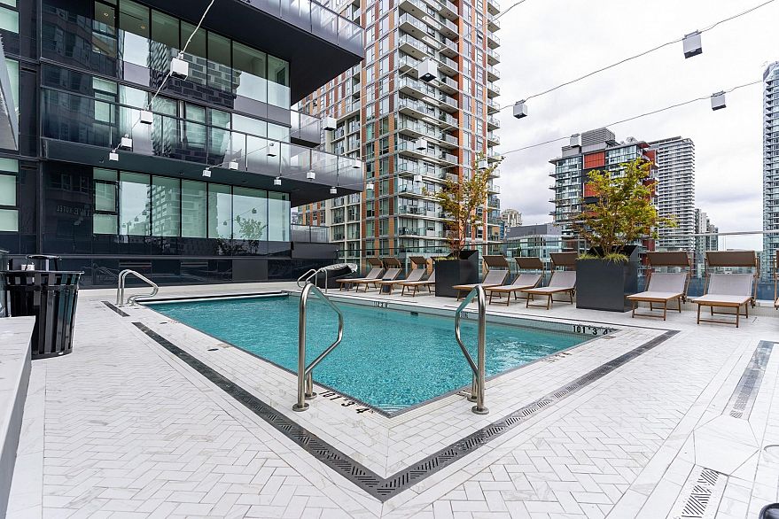 1801 1335 Howe Street