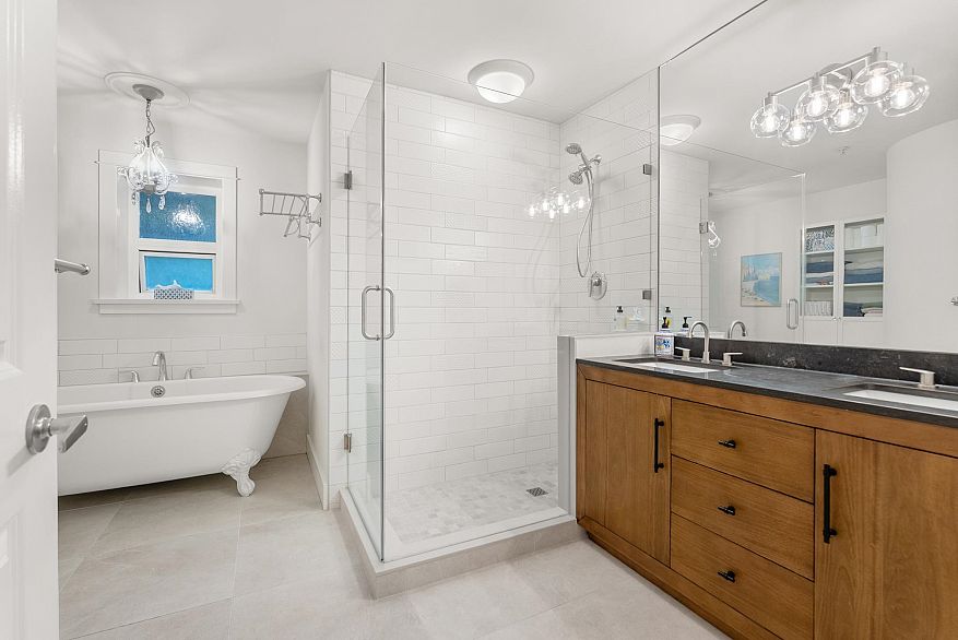 357 W 11th Avenue