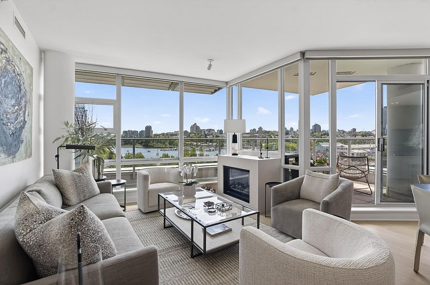801 633 Kinghorne Mews