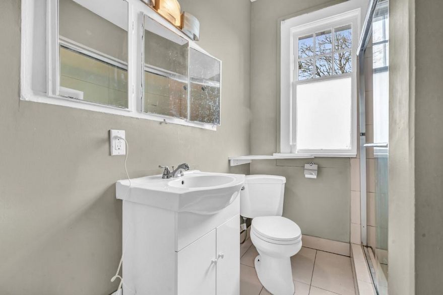 1775 Cedar Crescent