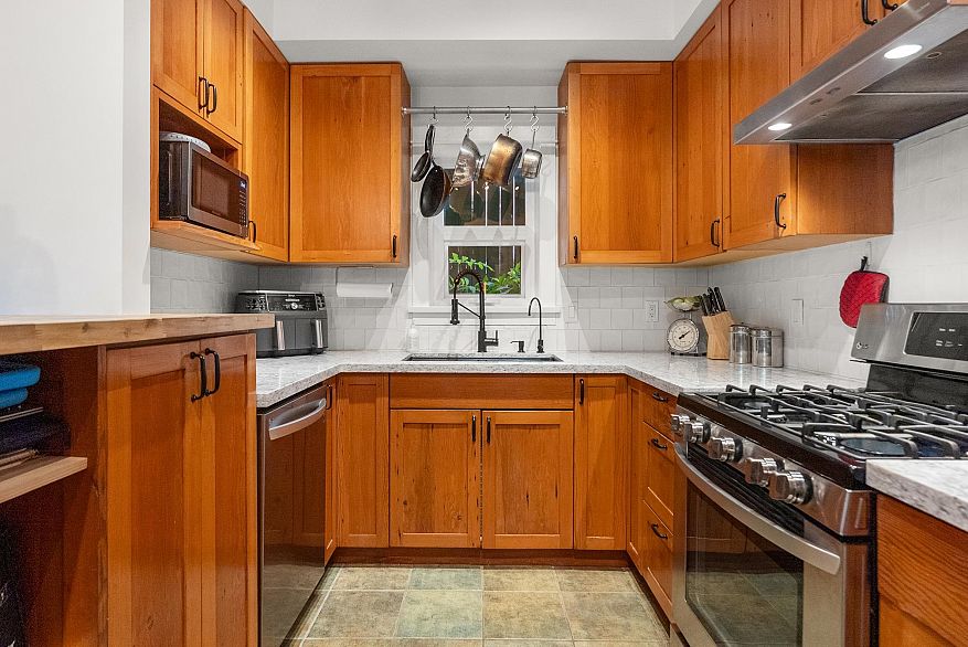 357 W 11th Avenue