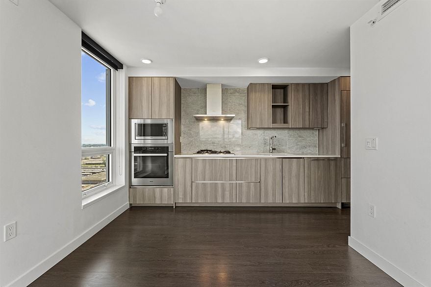 2709 455 SW Marine Drive
