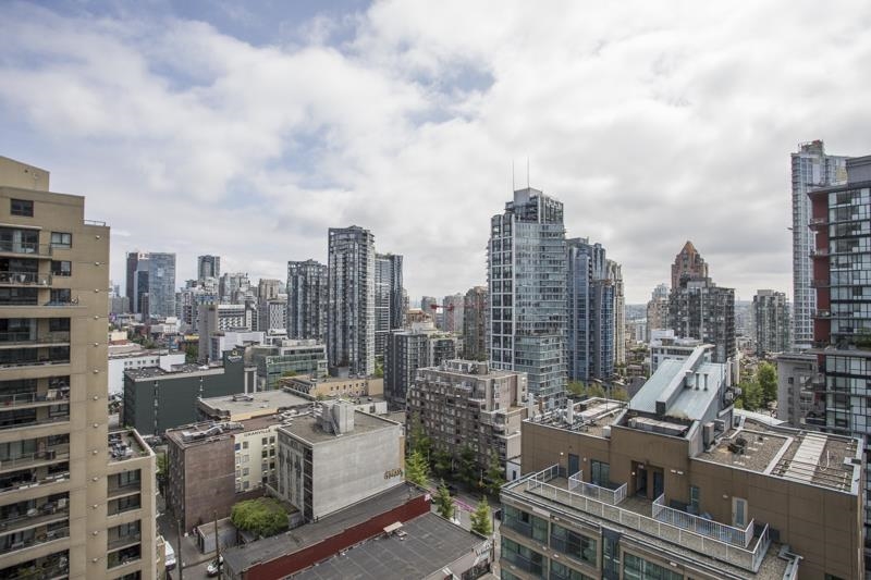 1805 1351 Continental Street