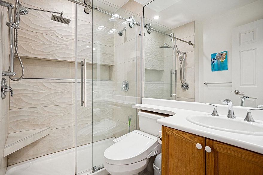 327 W 15th Avenue