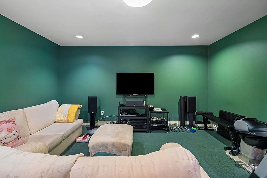 2657 SW Marine Drive