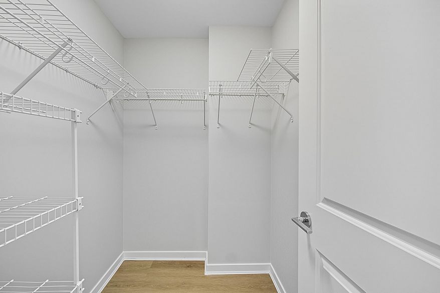 1906 5628 Birney Avenue