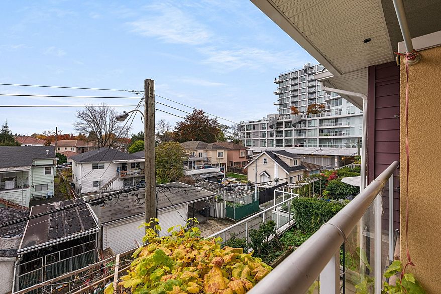 318 2238 Kingsway