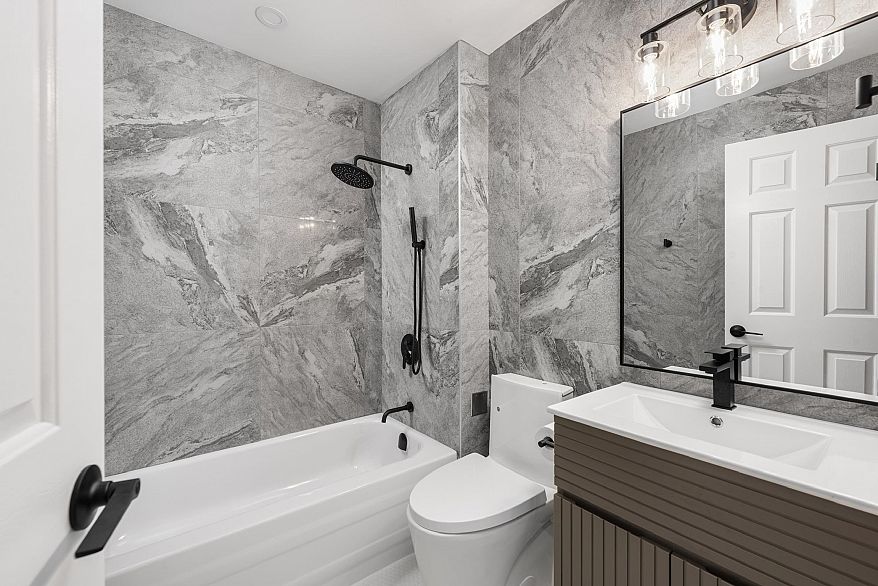 318 2238 Kingsway