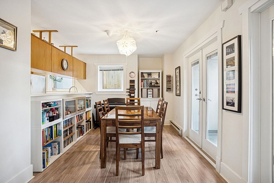 327 W 15th Avenue