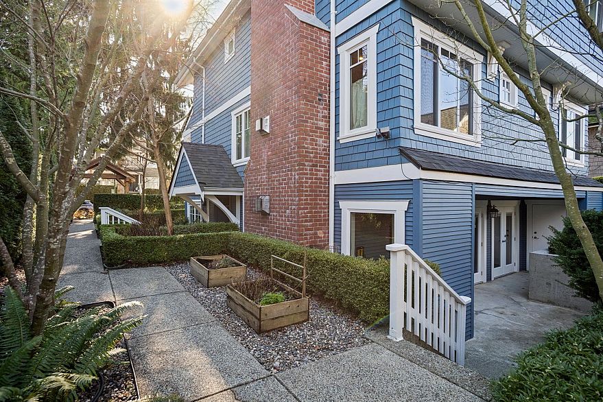 327 W 15th Avenue