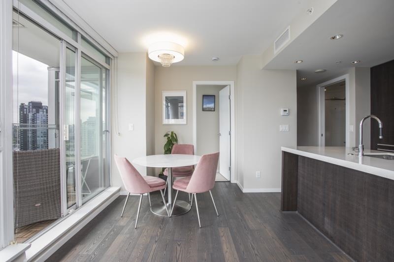 1805 1351 Continental Street