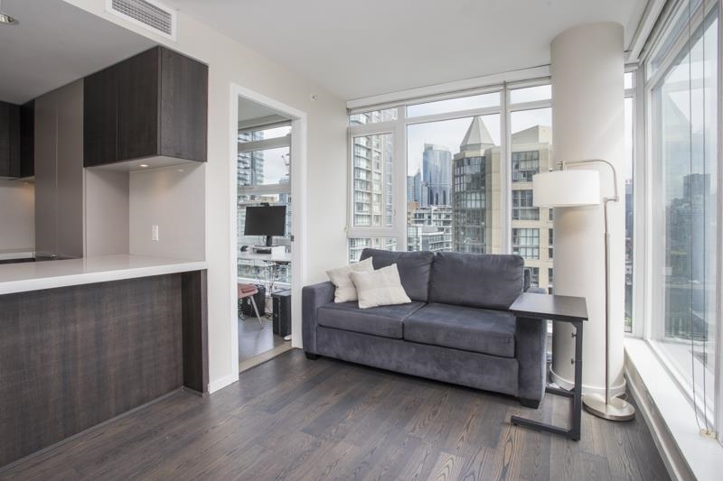 1805 1351 Continental Street