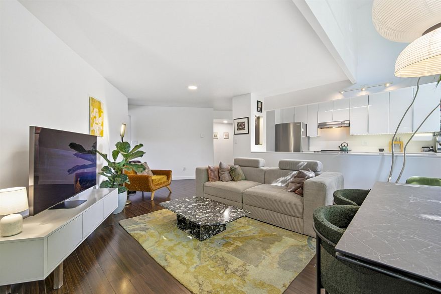 201 3465 Glen Drive