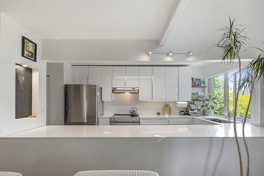 201 3465 Glen Drive