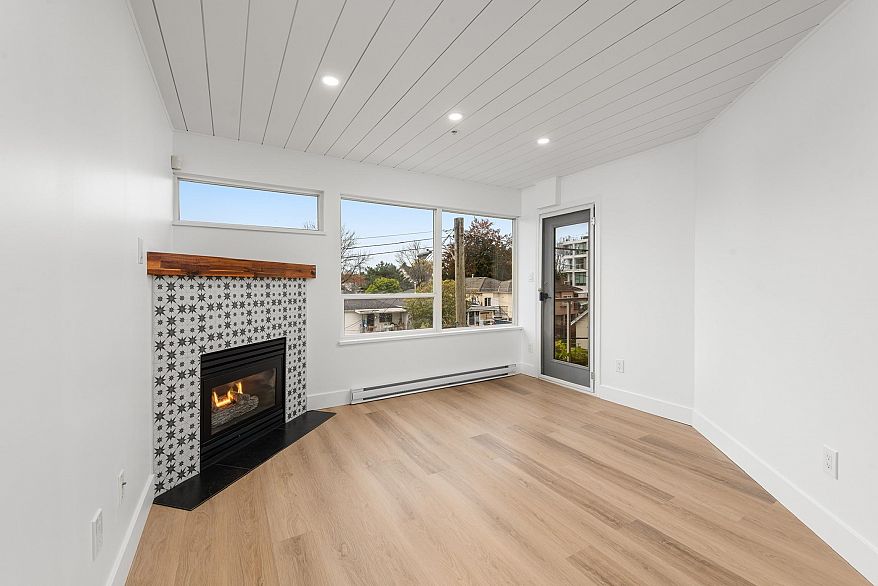 318 2238 Kingsway
