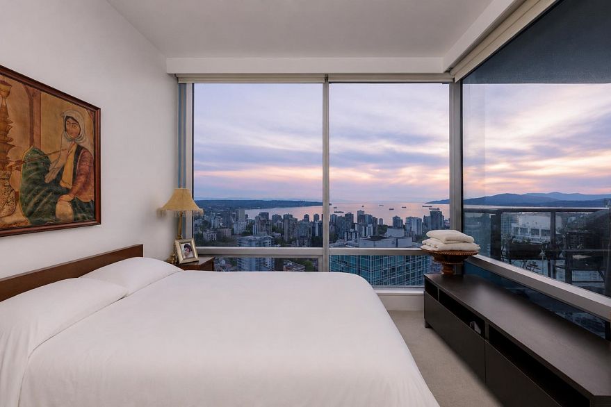 3807 1111 Alberni Street