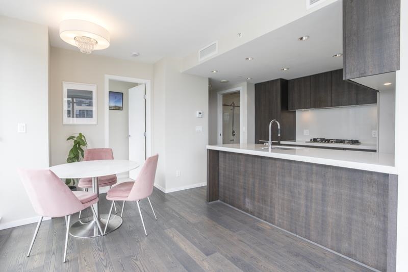1805 1351 Continental Street