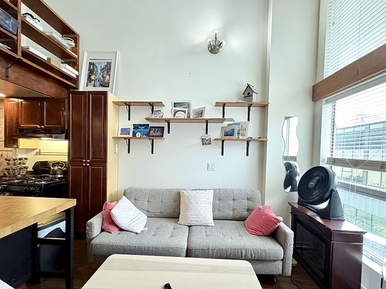 406 933 Seymour Street