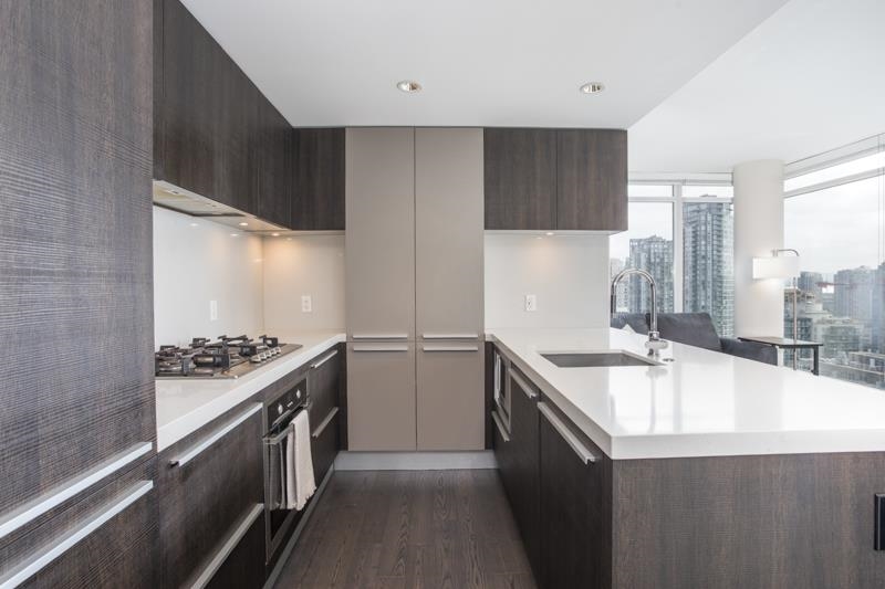 1805 1351 Continental Street