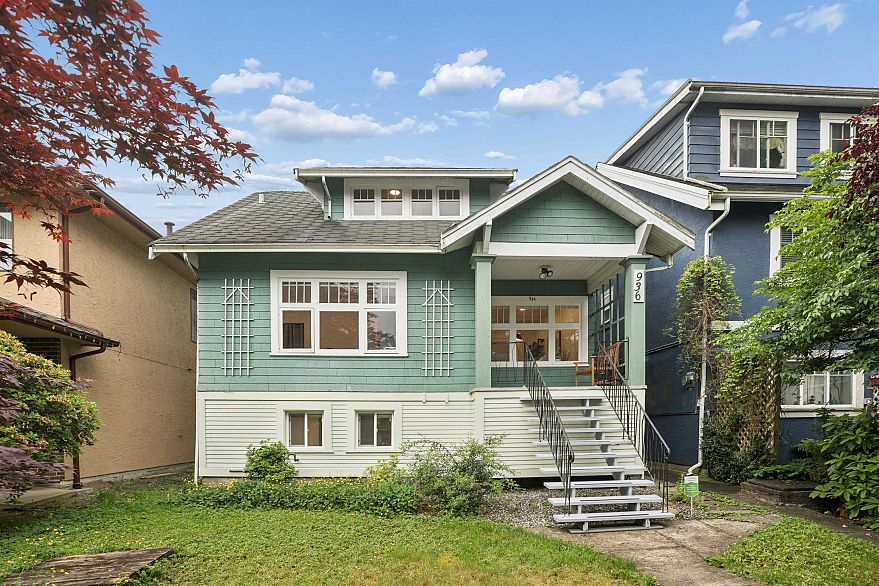 936 W 17th Avenue