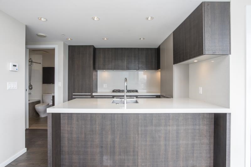 1805 1351 Continental Street