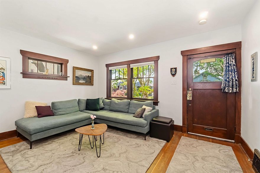 2628 William Street