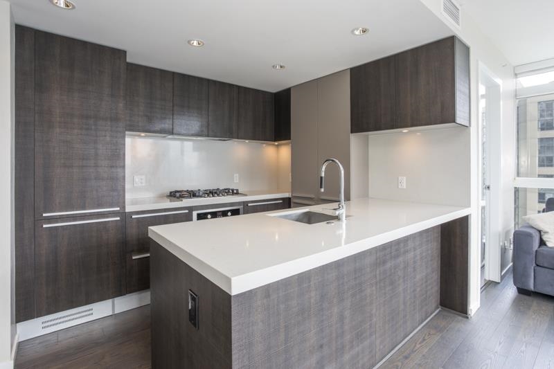 1805 1351 Continental Street