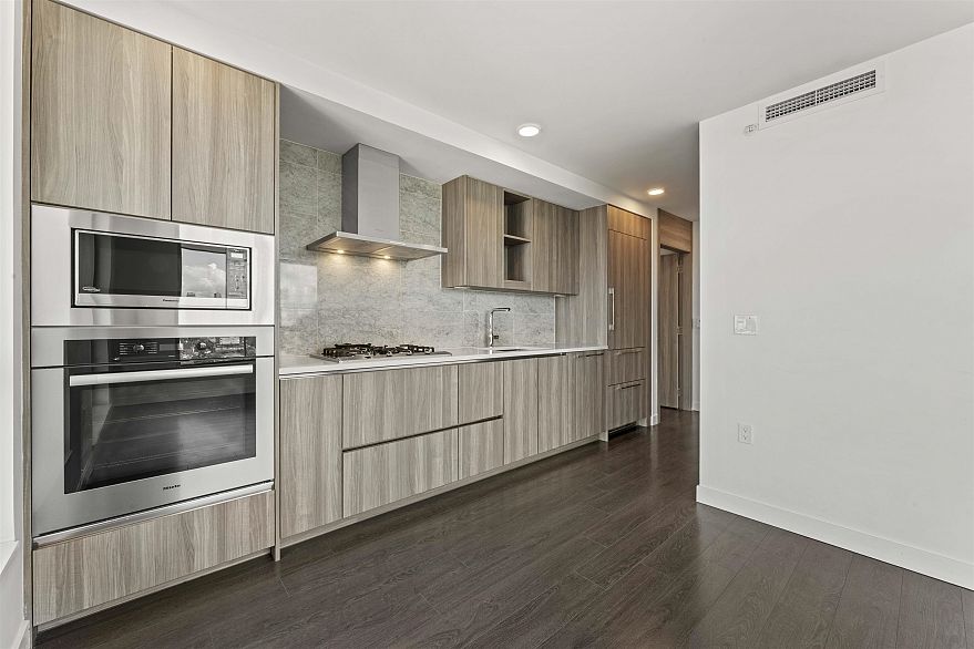 2709 455 SW Marine Drive