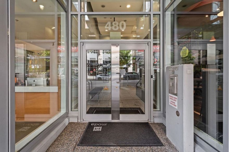 607 480 Robson Street