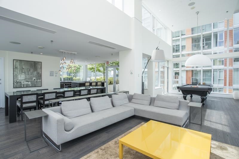 1805 1351 Continental Street