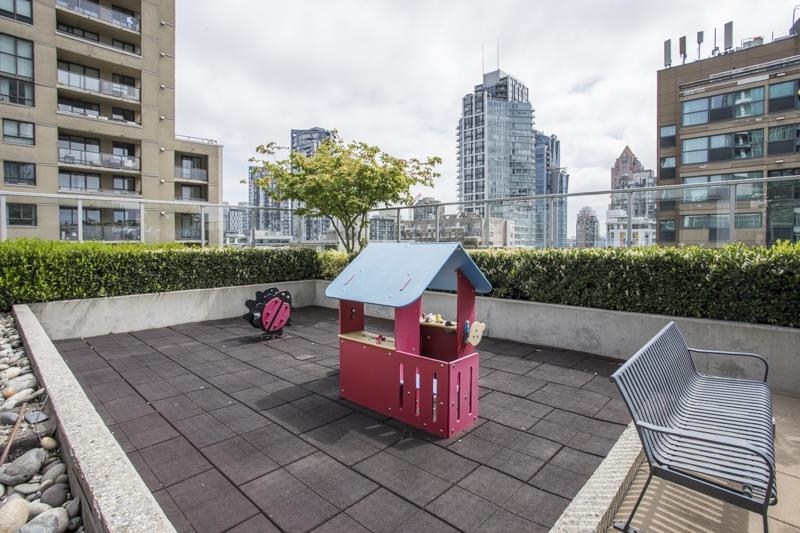 1805 1351 Continental Street